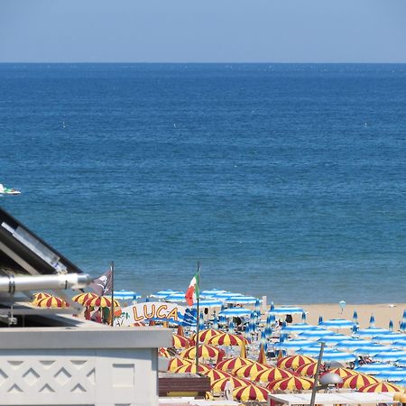 Hotel Gemini Rimini Exterior foto