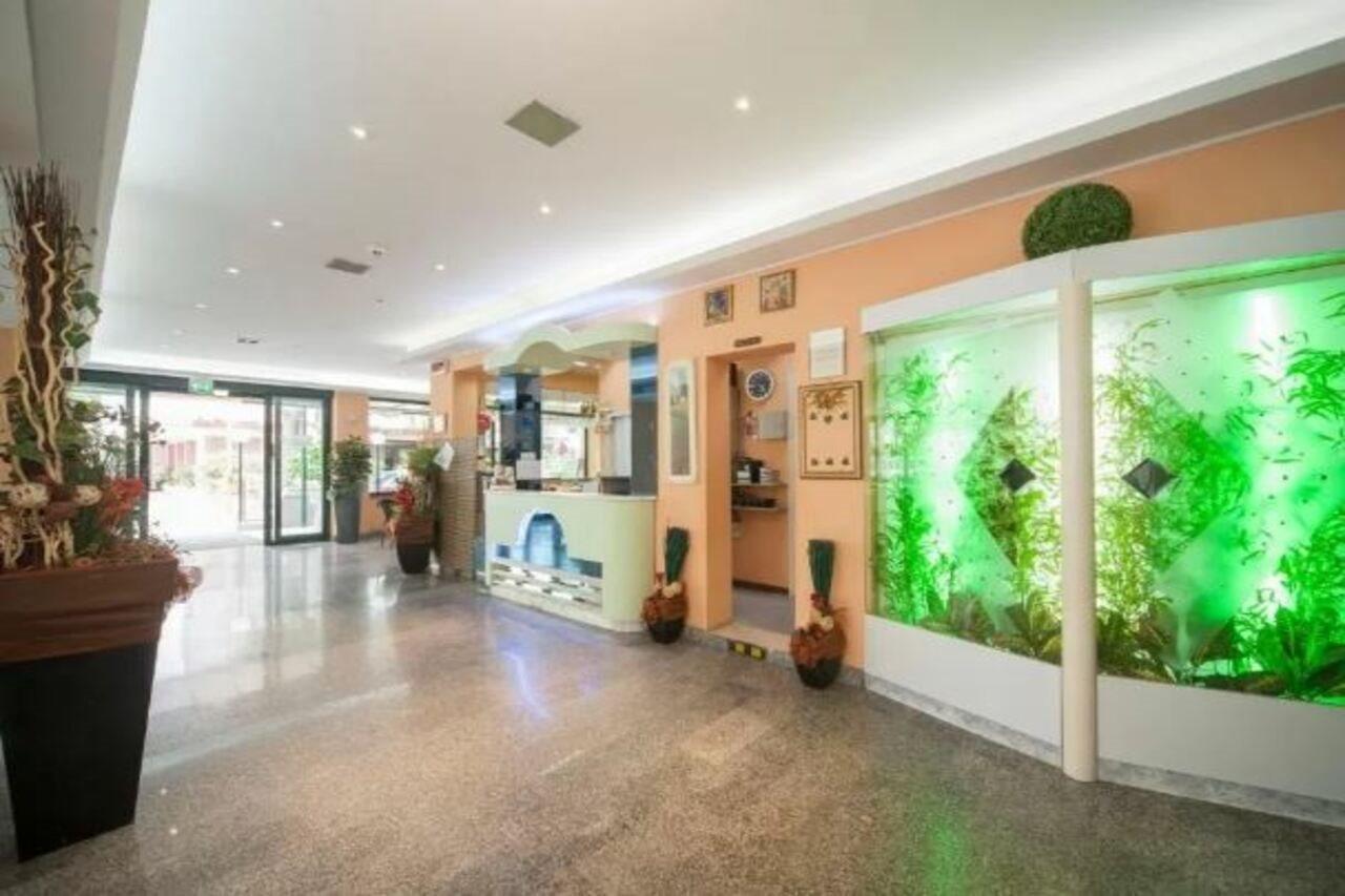 Hotel Gemini Rimini Exterior foto
