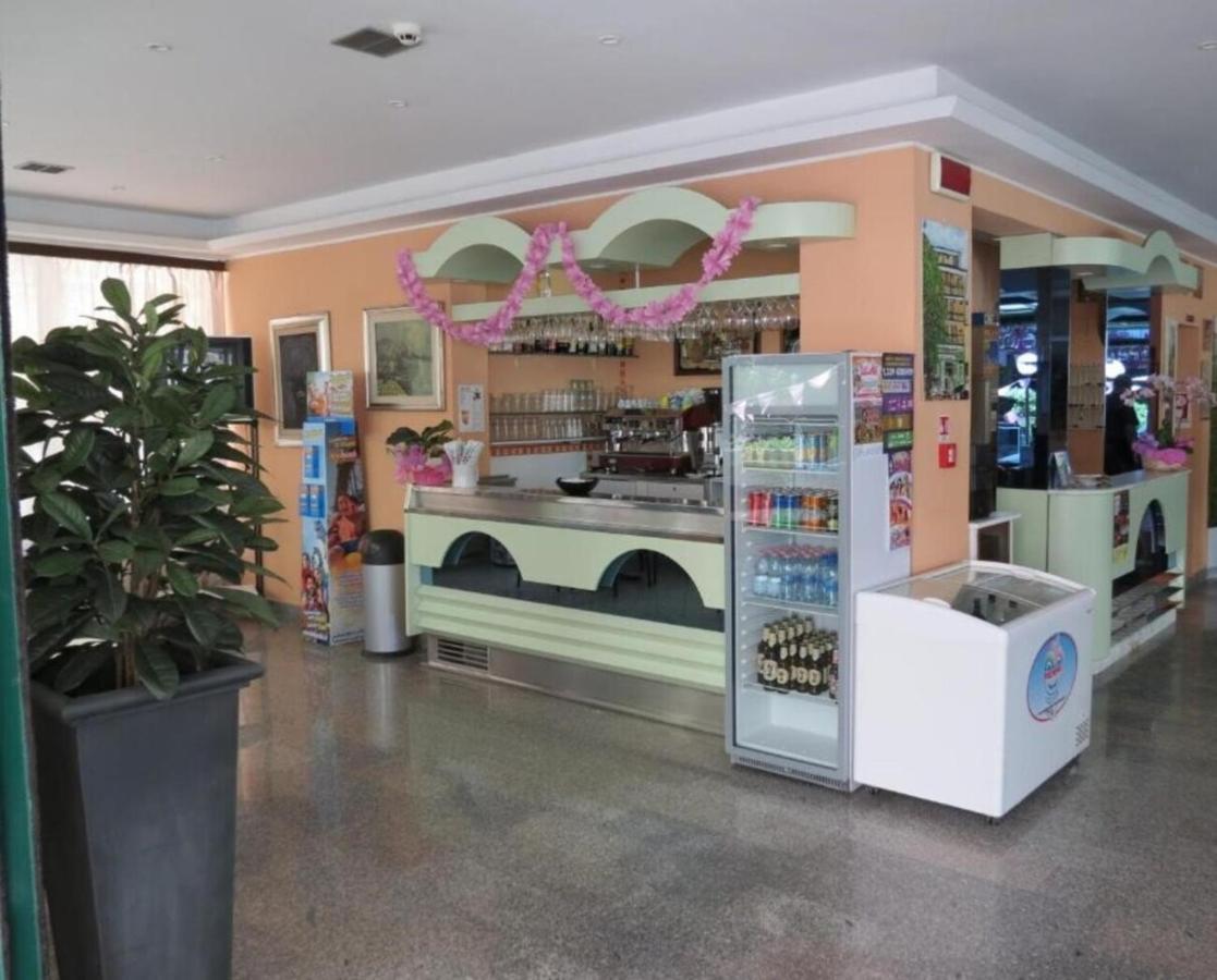 Hotel Gemini Rimini Exterior foto
