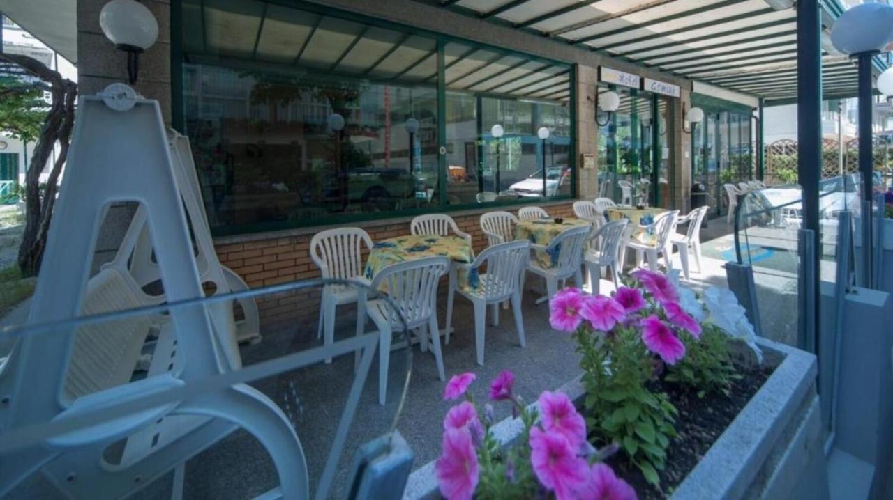 Hotel Gemini Rimini Exterior foto
