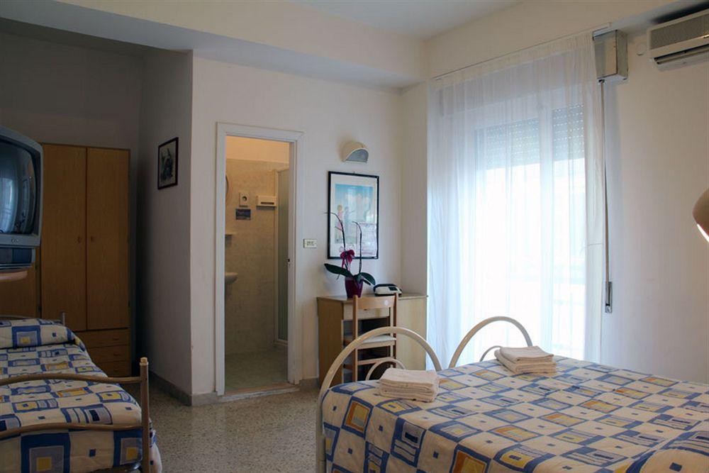 Hotel Gemini Rimini Exterior foto